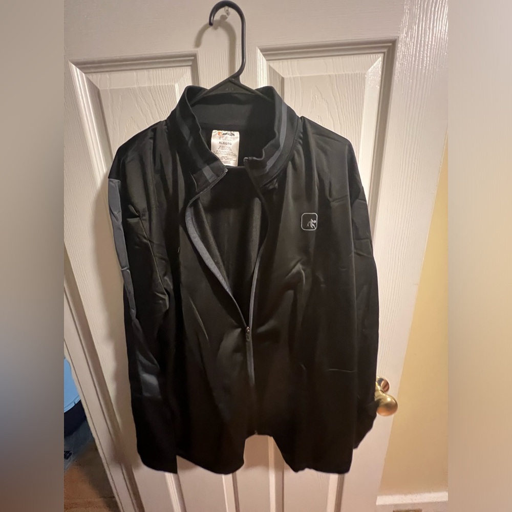 And 1 brand jacket and matching pants ! Size xl black men’s
